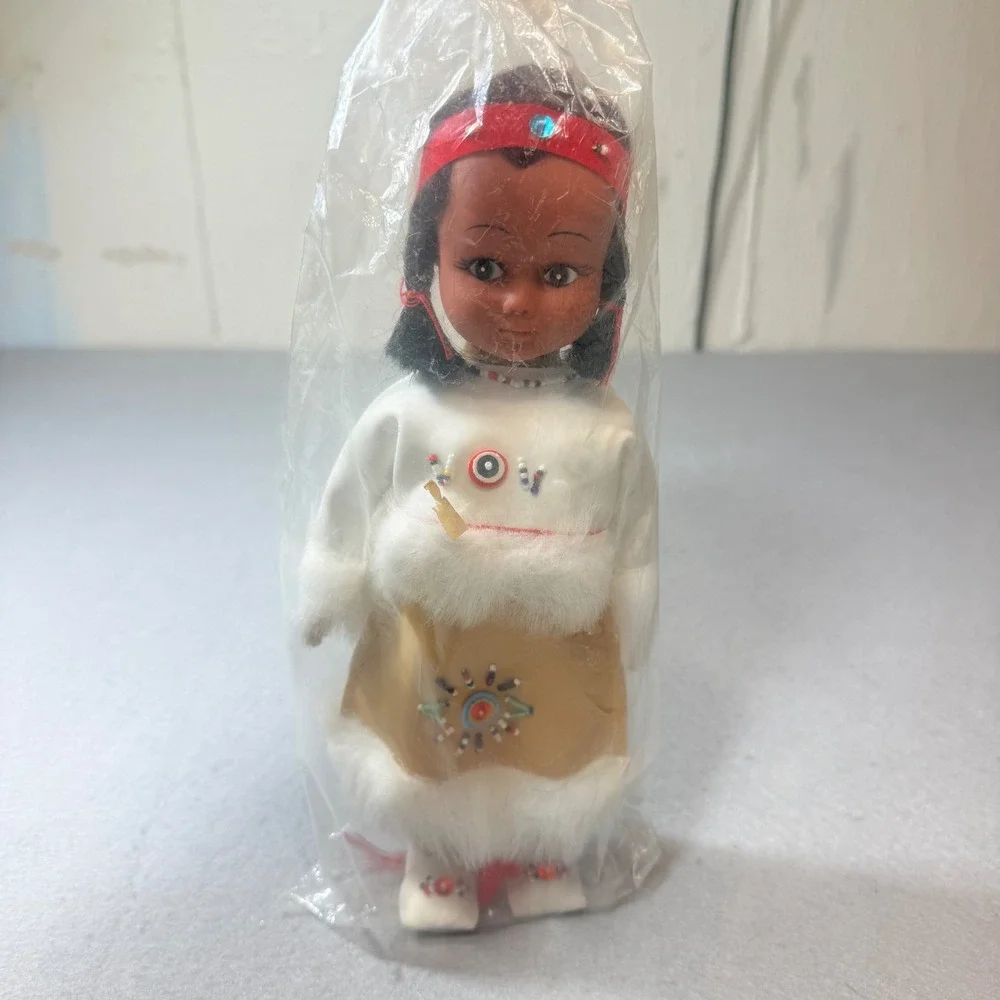 Vintage Native American Style Doll Red Bandana White Fur Trim Outfit Tombstone‎